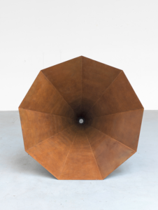 Alicja Kwade – Der Tag ohne Gestern (© Alicja Kwade, courtesy Galerie Johann König, Fotograf: Roman März)