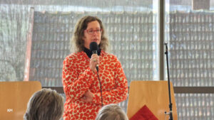 4f5604f8-35c3-43a7-8573-f2bbf9d740c2 Künstlerin Sharon Paz