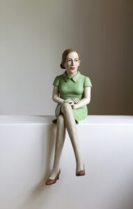 Annette Meincke-Nagy, Beobachterin, 2022, 75x26x46 cm, Zellulose, Quarzsand, Pigmente, Ölfarb (Fotos: VG Bild Kunst) Annette Meincke-Nagy, Beobachterin, 2022, 75x26x46 cm, Zellulose, Quarzsand, Pigmente, Ölfarb (Fotos: VG Bild Kunst)