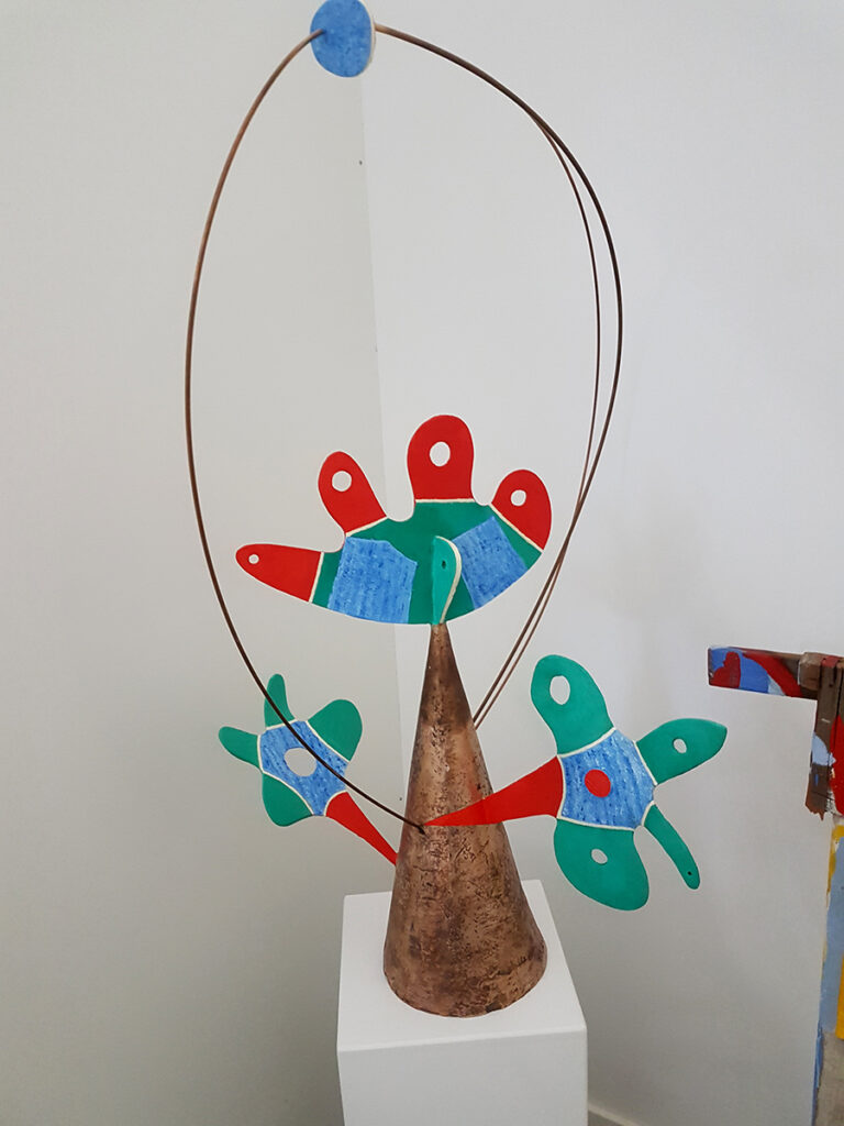 Margot Luft – Bronze bemalt, Blattformen (Foto: Ingo Kübler)