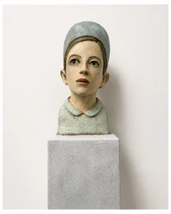 Ausdrucksstarke Keramikskulptur von Annette Meincke-Nagy, neu in der Artothek der Kunststation Kleinsassen.