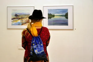 Sergej Kasakows Landschaftsmalerei im Mittelpunkt: Einblicke in die Ausstellung und ihre vielfältigen Motive.